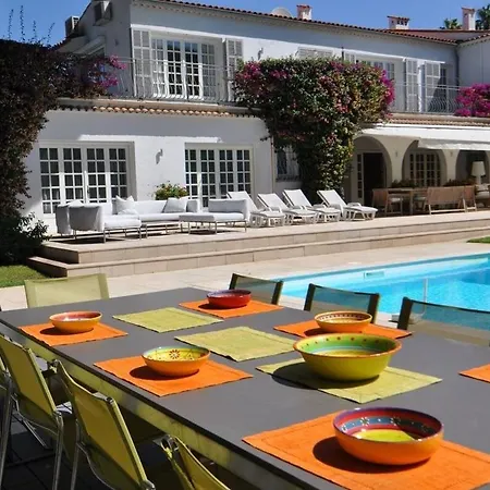 Modern For The Perfect Vacation/ 14 People