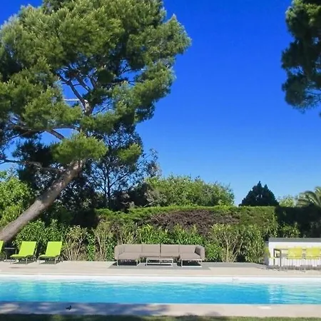 Modern For The Perfect Vacation/ 14 People Antibes